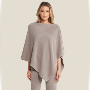BAREFOOT DREAMS poncho.